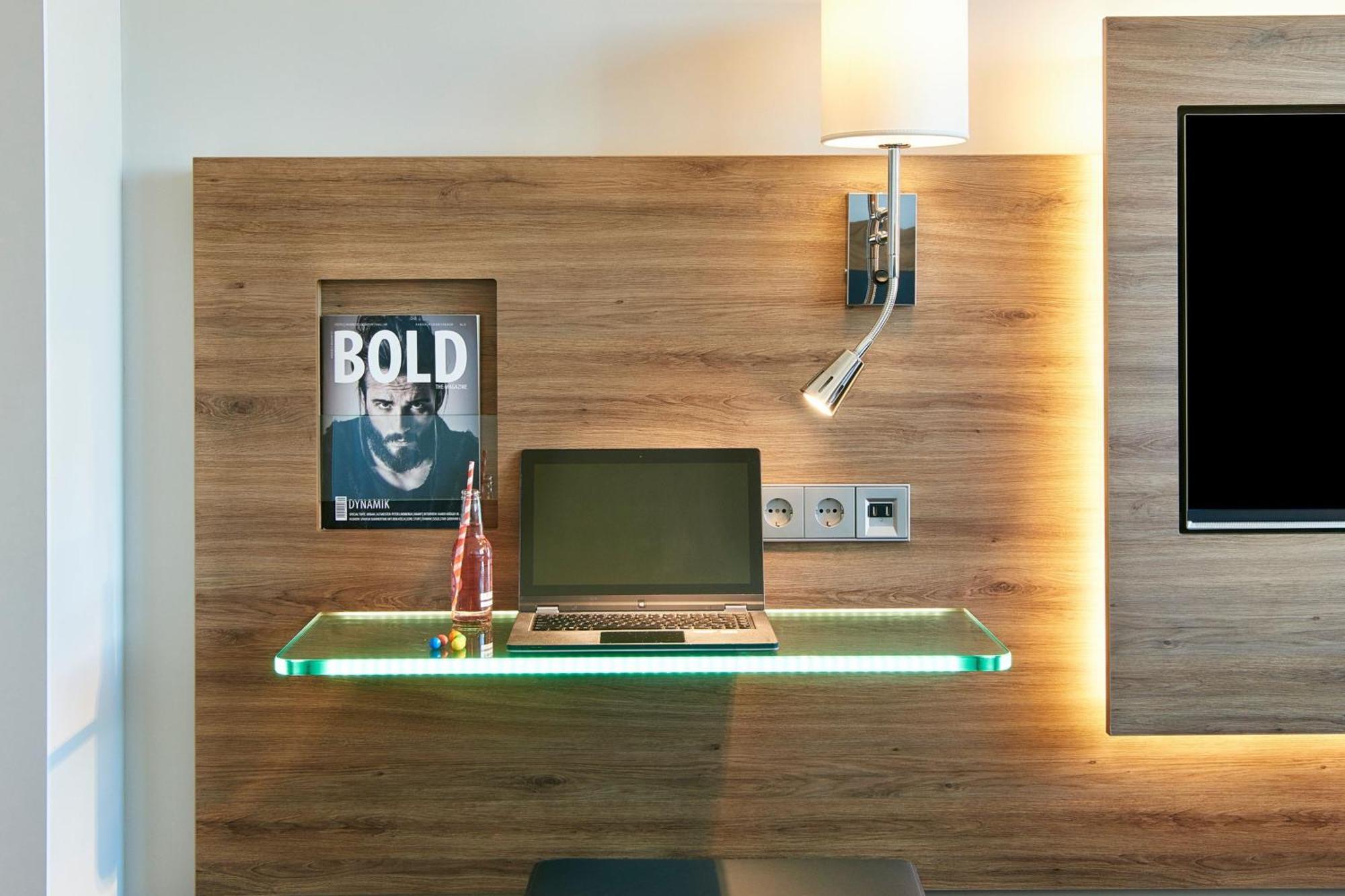 Hotel Moxy Paris Charles De Gaulle Airport